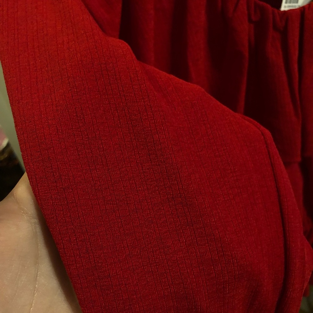 Cropped Red Top - Picture 3 of 3